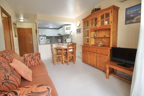 TV - ROYAL APARTMENTS SALOU (Salou)