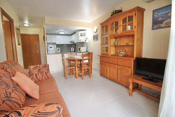 TV - ROYAL APARTMENTS SALOU (Salou)