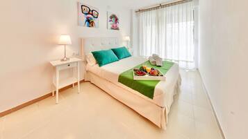 Iron/ironing board, free WiFi, bed sheets