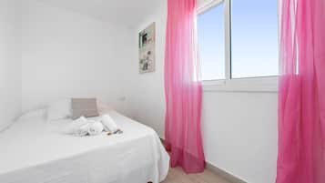 Bügeleisen/Bügelbrett, kostenloses WLAN, Bettwäsche