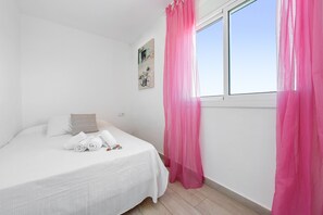 Iron/ironing board, free WiFi, bed sheets - PINEDA III  Apartments (La Pineda)