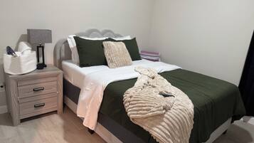 2 bedrooms, in-room safe, desk, iron/ironing board
