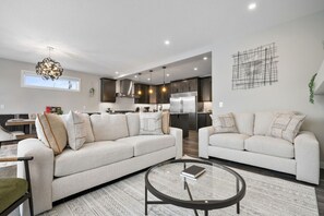 Smart-TV, Bücher, Arbeitsbereiche