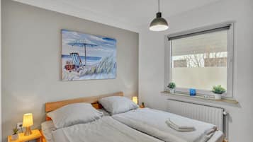 6 bedrooms, iron/ironing board, free WiFi