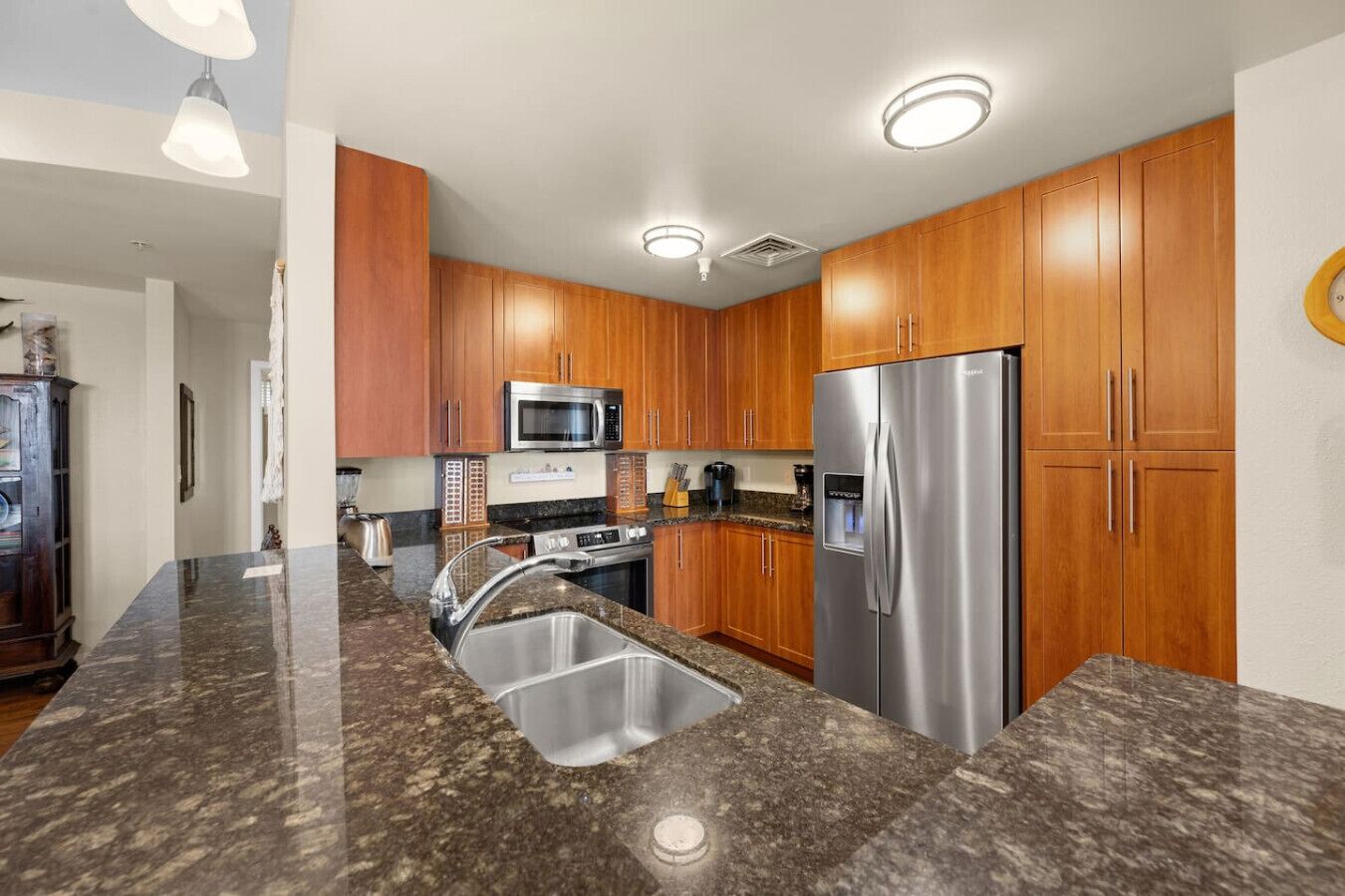 Microwave, dishwasher, cookware/dishes/utensils