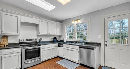 Monty's Place by OneHometown Getaways