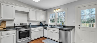 Monty's Place by OneHometown Getaways