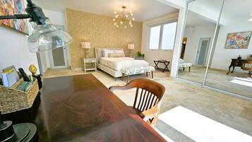 7 habitaciones, tabla de planchar con plancha, wifi y ropa de cama