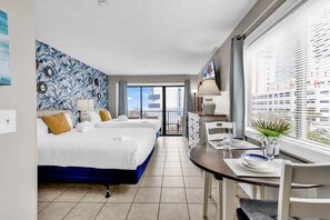 2 habitaciones, tabla de planchar con plancha y ropa de cama 