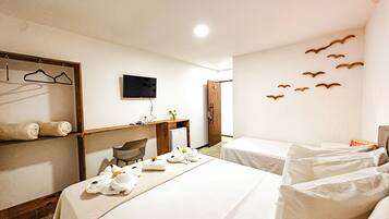 Standard-Dreibettzimmer | 1 Schlafzimmer, kostenloses WLAN, Bettwäsche