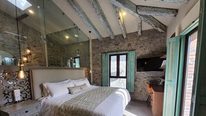 Coffres-forts dans les chambres, rideaux occultants, Wi-Fi gratuit