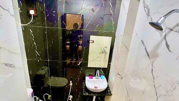 Deluxe Double Room | Desk, free WiFi