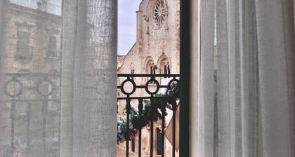 Casa Apuliae B&b, charming rooms overlooking Bitonto Cathedral
