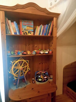 Children's area - Between the North Sea and Baltic Sea 🌊XXL vacation apartment directly on the Treene river (Treia)