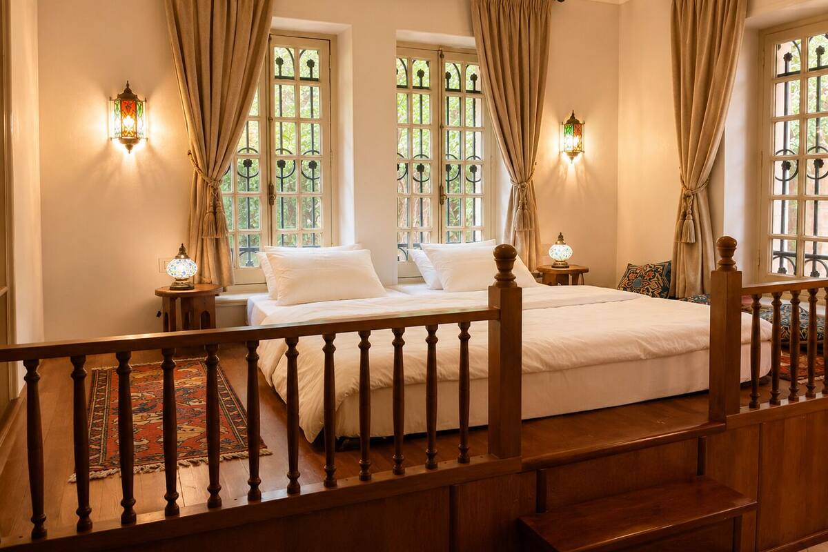 Mamluk | Egyptian cotton sheets, premium bedding, laptop workspace