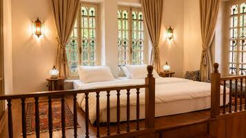 Mamluk | Egyptian cotton sheets, premium bedding, laptop workspace