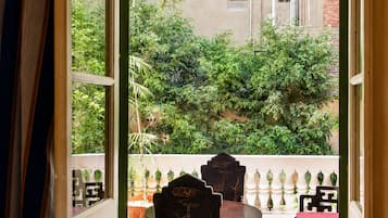 Violet | Terrace/patio
