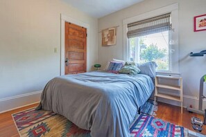 2 bedrooms, WiFi, bed sheets