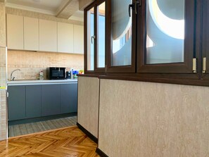 Microwave, oven