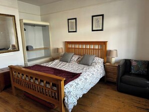 3 Schlafzimmer, Bügeleisen/Bügelbrett, WLAN, Bettwäsche