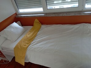 Basic Room | Free WiFi - Home carriche 4 (Lisbon)