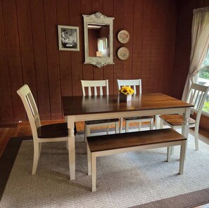 Dining - Wendover Cottage - 3 BR 2 BA (Hyden)