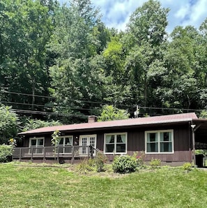 Exterior - Wendover Cottage - 3 BR 2 BA (Hyden)