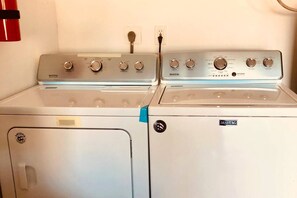 Interior - Charming Vacation Bungalow (Houston)