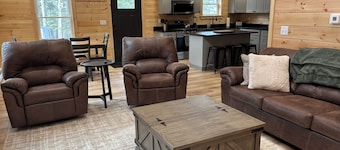 New Built! 2025 Cozy 3-bedroom chalet with water access to Rangeley Lake