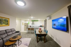 Cots/infant beds - Stargazing Tekapo Apartment (Lake Tekapo)