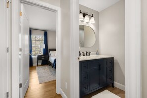5 chambres, bureau, fer et planche à repasser, Wi-Fi gratuit