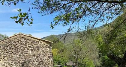 Gßte la Cascade en Bord de RiviÚre Avec Cascade - Domaine au Chti Ardéchois