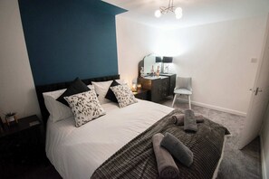 5 bedrooms, free WiFi, bed sheets