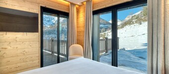 MAGNIFIQUE CHALET DE LUXE AVEC TOUTES PRESTATIONS HAUT DE GAMMES