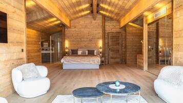 6 bedrooms, iron/ironing board, free WiFi, bed sheets