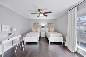 3 bedrooms, WiFi, bed sheets