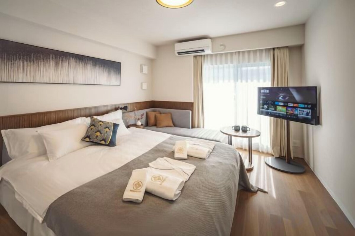 Standard Queen Room