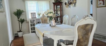 Discounted Charming 2-bedroom main-level TRIPLEX in Rochester