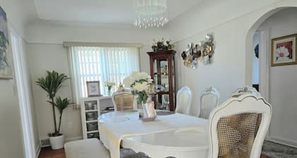 Discounted Charming 2-bedroom main-level TRIPLEX in Rochester