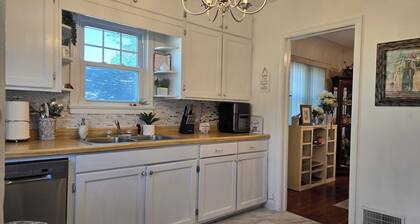 Discounted Charming 2-bedroom house in Rochester