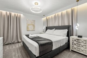 5 bedrooms, iron/ironing board, WiFi, bed sheets