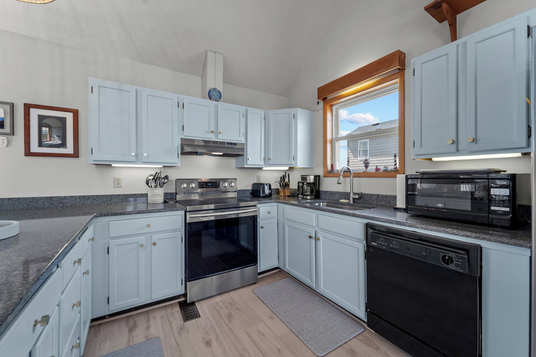 冷蔵庫、電子レンジ、コンロ、食器洗い機