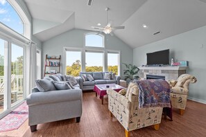 TV, fireplace, video games, books - CB17- Hang on Sloopy, a 4-bedroom home in the beautiful area of Corolla (Corolla)