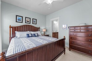 4 bedrooms, free WiFi, bed sheets - CB17- Hang on Sloopy, a 4-bedroom home in the beautiful area of Corolla, perfect for up to 10 guests. (Corolla)