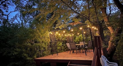 Cozy 2BD Retreat Near Danceland in Manitou Beach