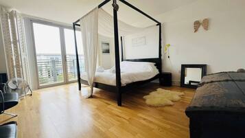 2 chambres, fer et planche à repasser, Wi-Fi gratuit, draps fournis