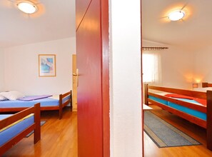 2 chambres, fer et planche à repasser, Wi-Fi, draps fournis