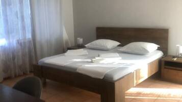 1 habitación, wifi y ropa de cama