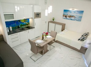 Internet, bed sheets - Apartments Sun Dance 2 with Heated Pool - Studio With Balcony (Novalja)