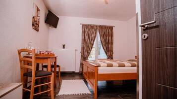 1 chambre, accès Internet, draps fournis